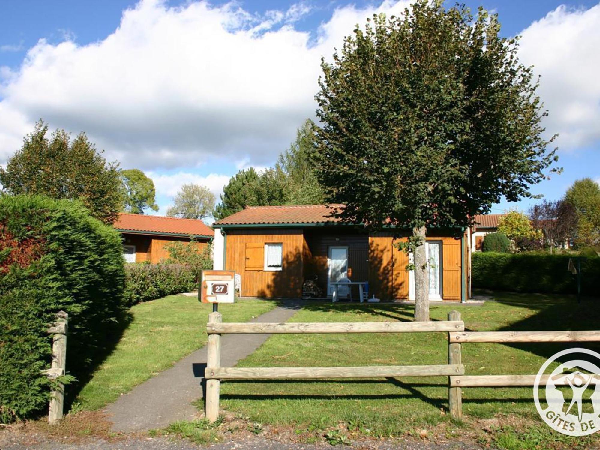 Gite Avec Cheminee, Terrasse Et Wifi - Animaux Acceptes - Fr-1-496-163 Usson-en-Forez 外观 照片